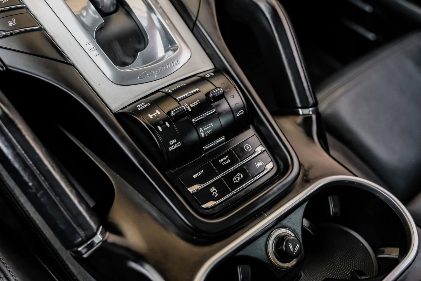 Used 2018 Porsche Cayenne GTS w/ Premium Package Plus image 26