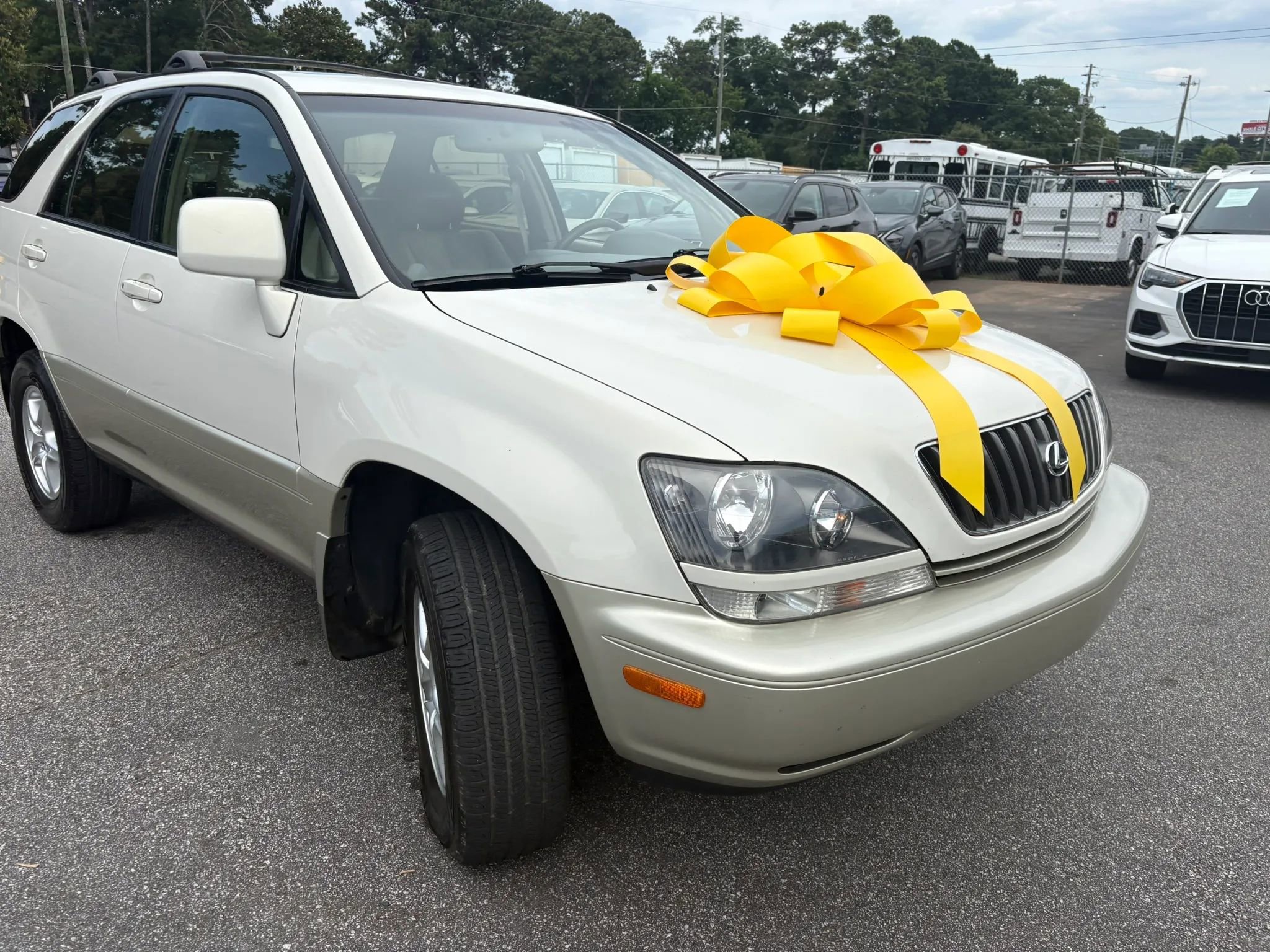 Used 2000 Lexus RX 300 FWD image 9