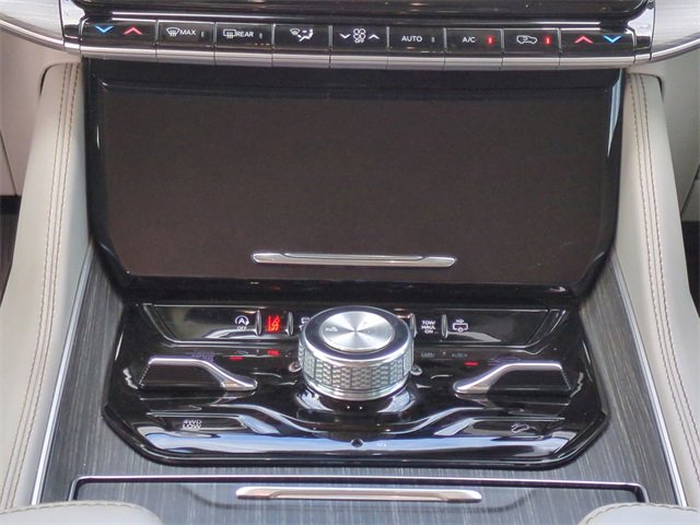 Used 2023 Jeep Wagoneer Series III w/ Preferred Equipment Group image 22