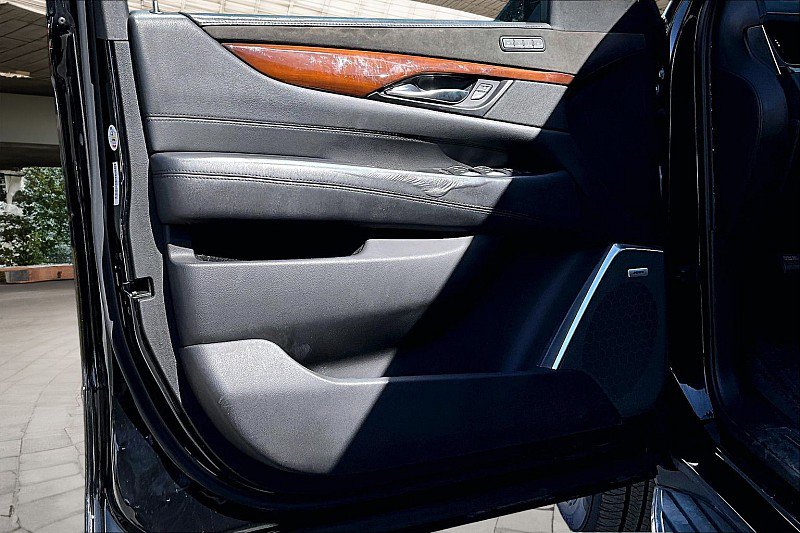 Used 2019 Cadillac Escalade 2WD image 18