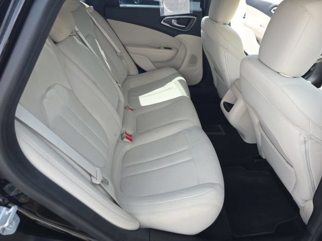 Used 2016 Chrysler 200 Limited FWD image 41
