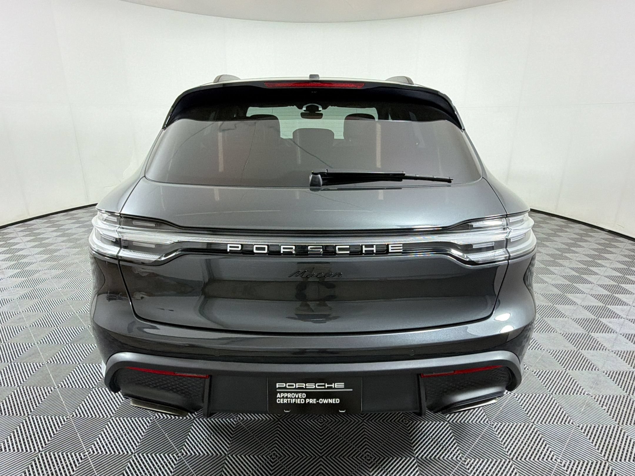 Certified 2026 Porsche Macan AWD/4WD image 11