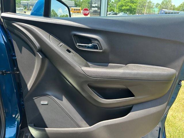Used 2019 Chevrolet Trax Premier w/ LPO, Protection Package AWD/4WD image 23