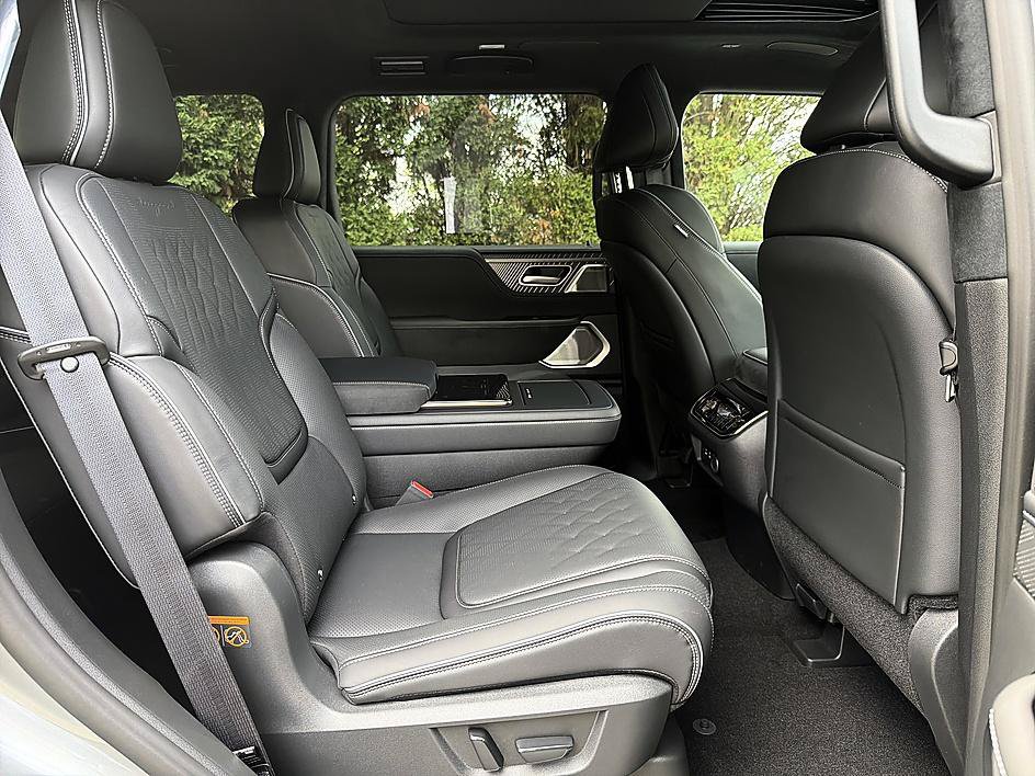 New 2026 INFINITI QX80 Autograph w/ Premium Cargo Package AWD/4WD image 23