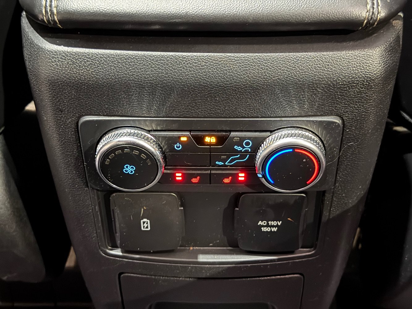 Used 2022 Ford Explorer Limited w/ Equipment Group 301A AWD/4WD image 28
