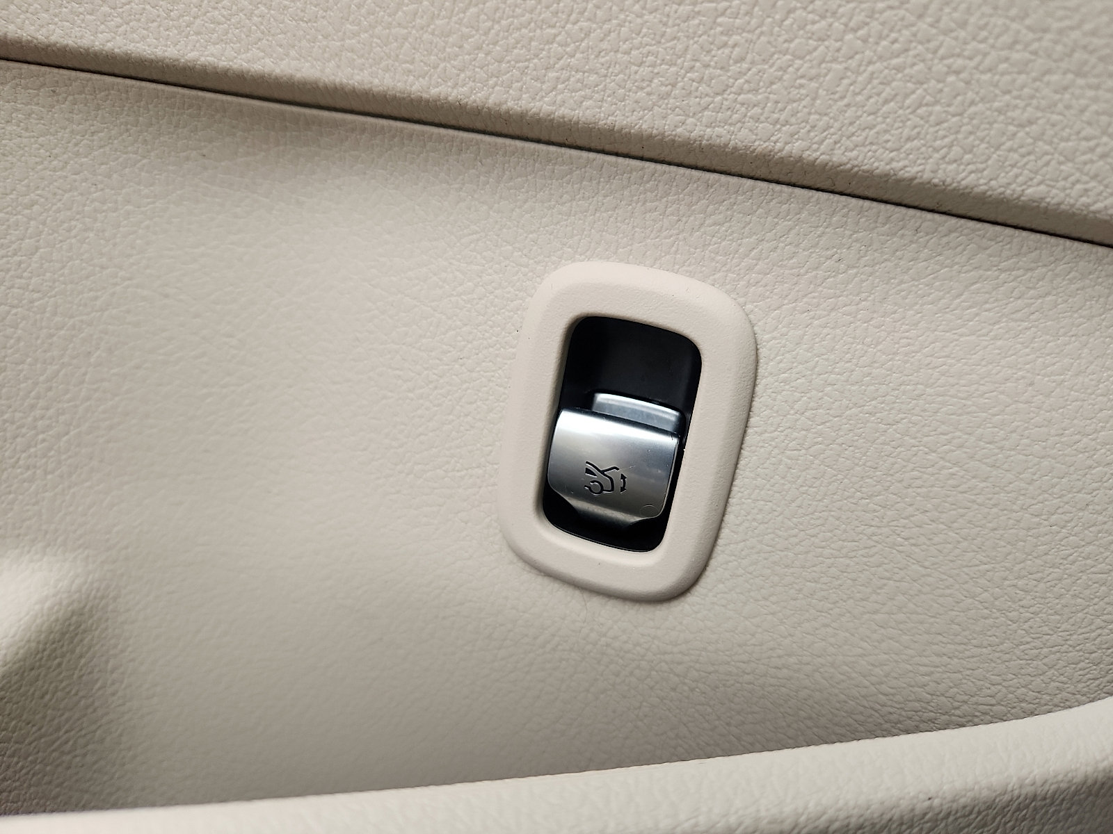 Certified 2022 Mercedes-Benz C 300 4MATIC Sedan image 29