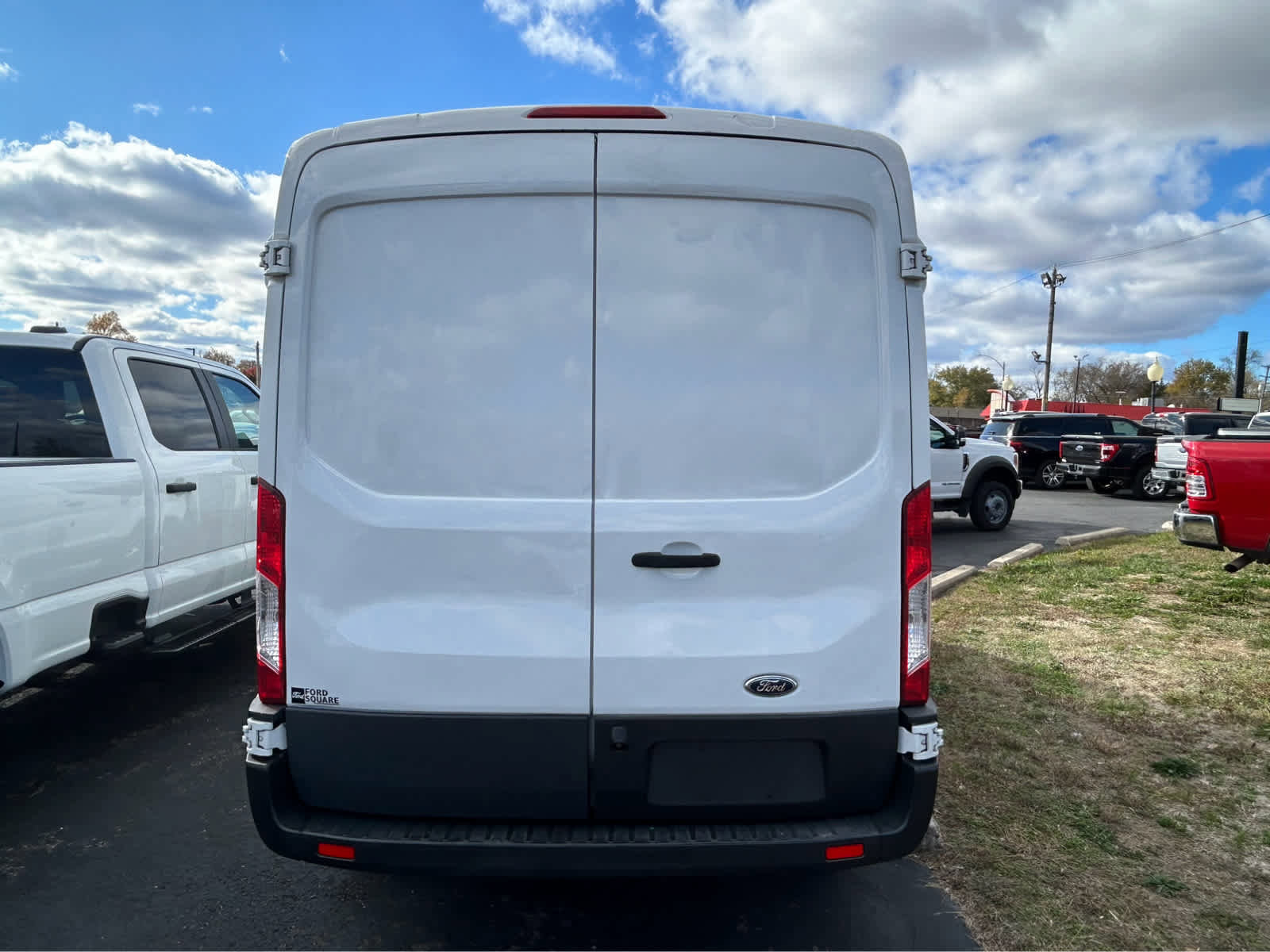 Used 2016 Ford Transit 250 130 Medium Roof image 4