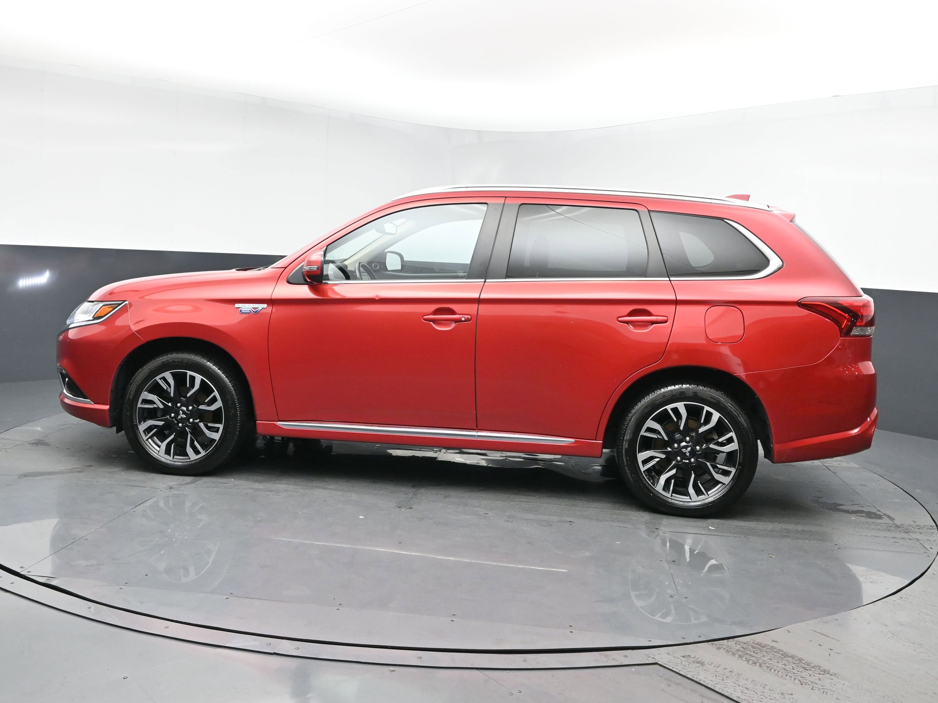 Used 2018 Mitsubishi Outlander GT image 4