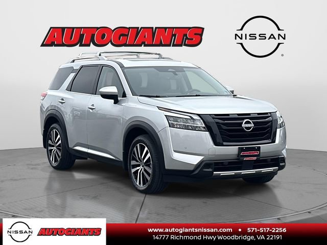 Used 2024 Nissan Pathfinder Platinum image 1