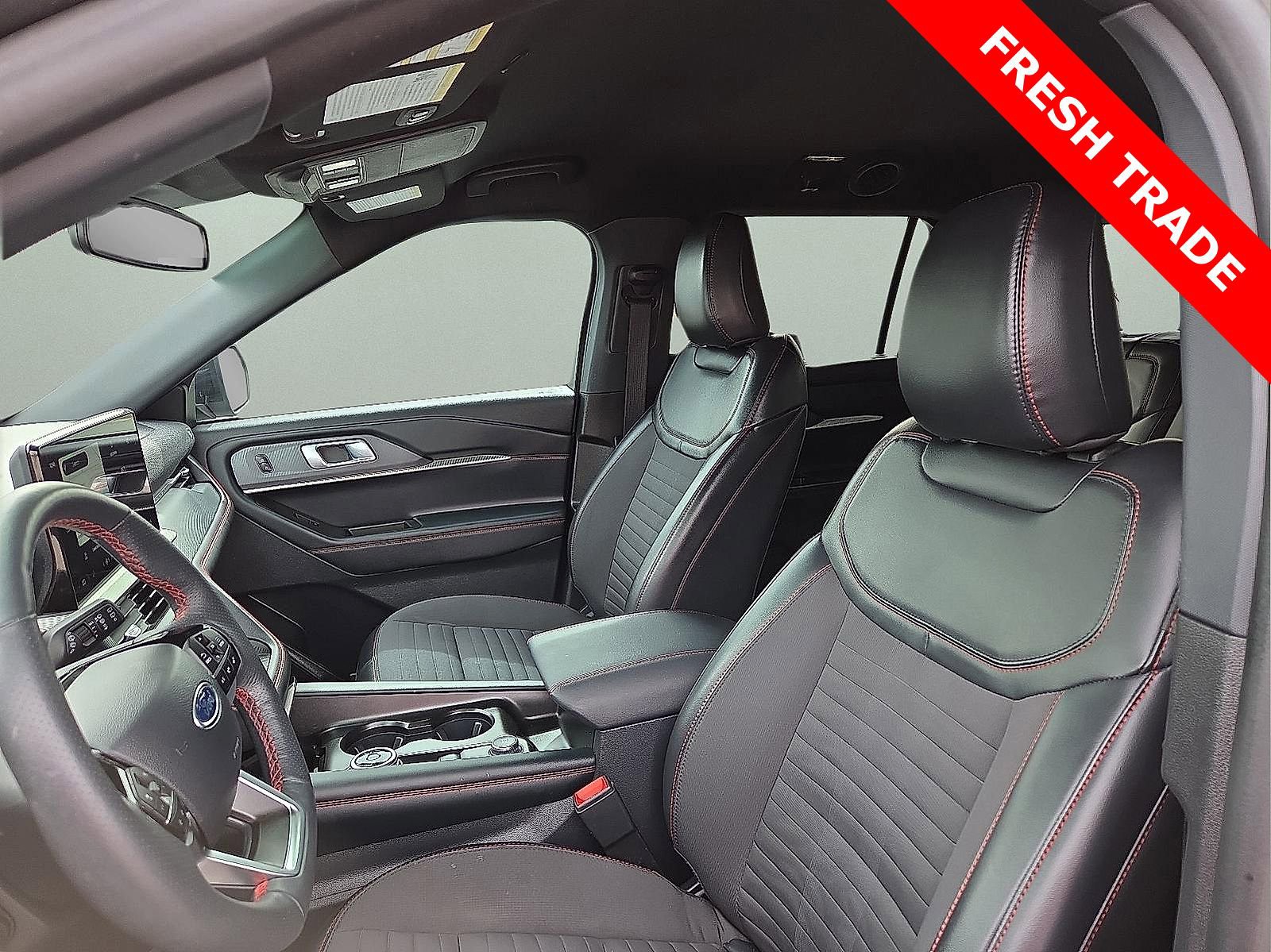 Used 2025 Ford Explorer ST-Line w/ Premium Package image 13