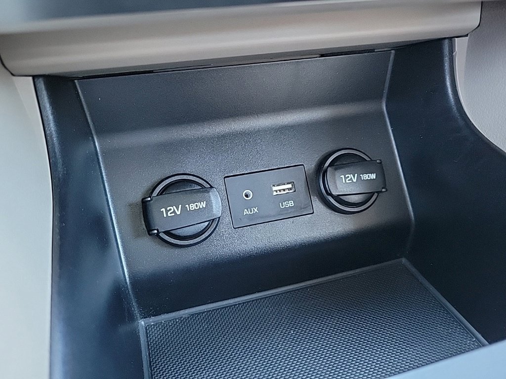 Used 2020 Hyundai Elantra Value Edition FWD image 26