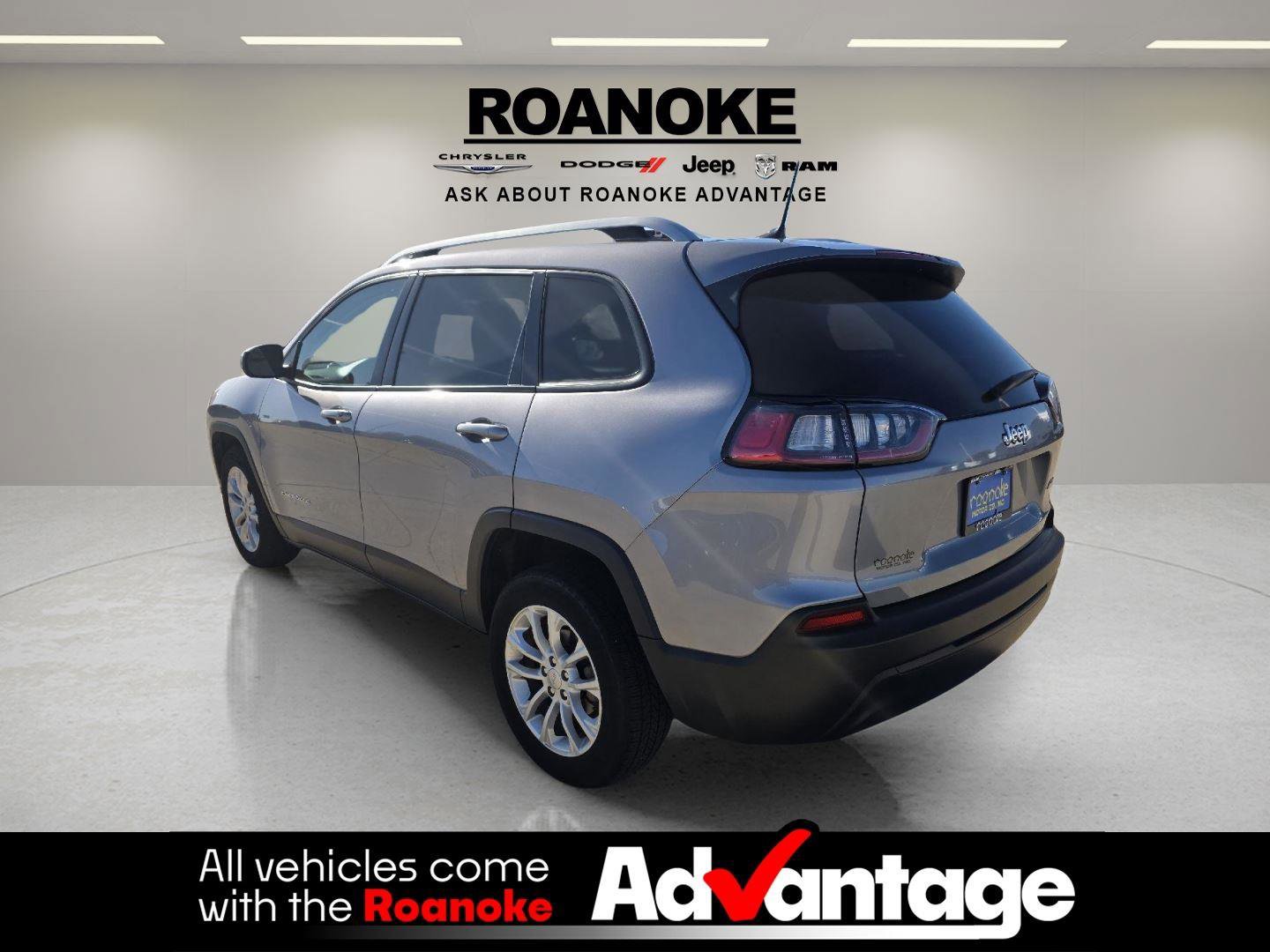 Used 2020 Jeep Cherokee Latitude w/ Cold Weather Group image 7