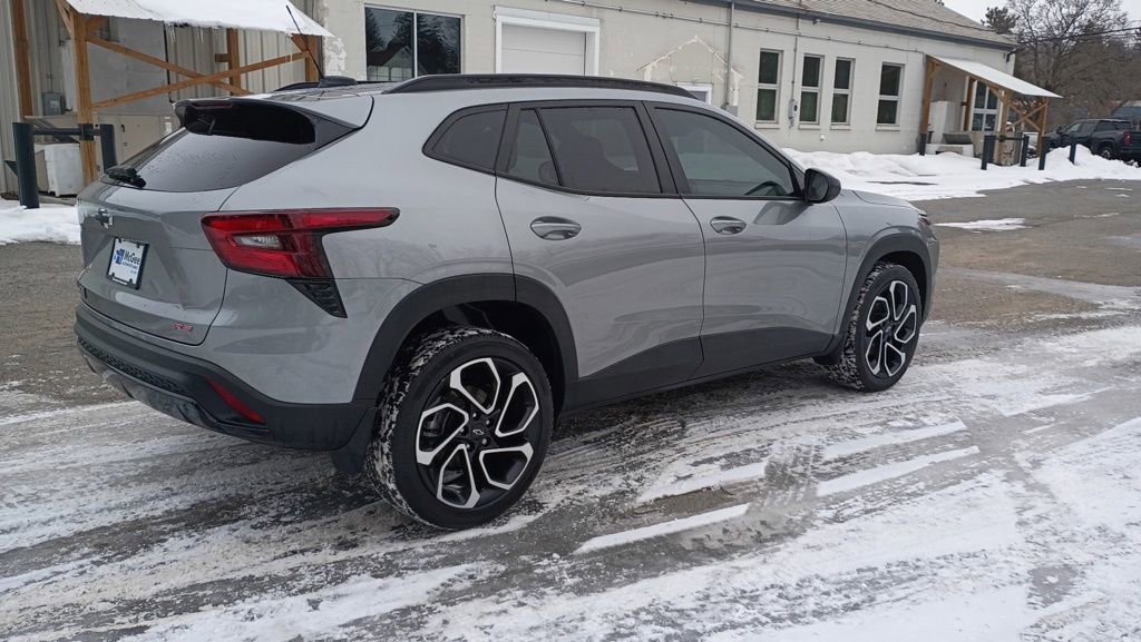 Used 2025 Chevrolet Trax RS w/ Driver Confidence Package image 7