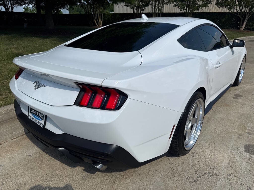 Used 2024 Ford Mustang Coupe RWD image 3