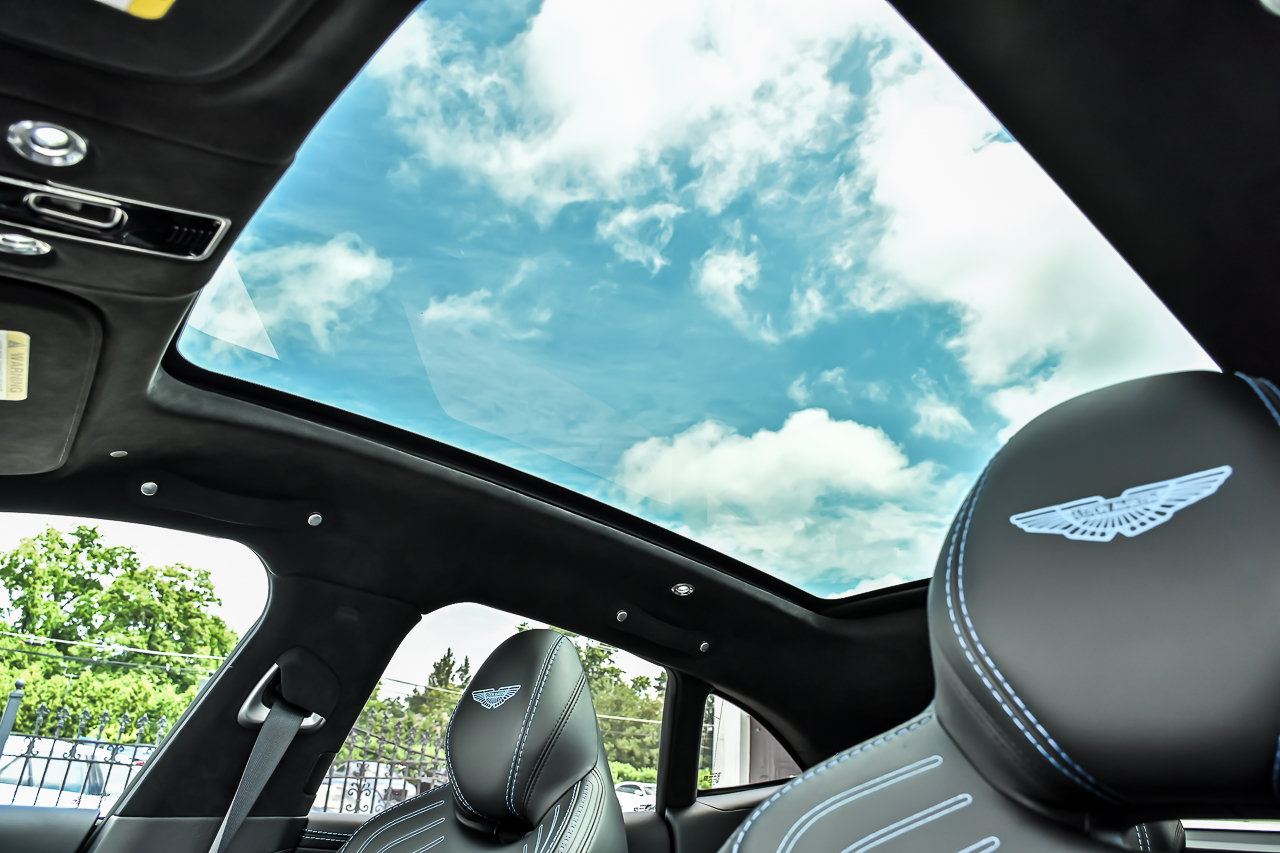 Used 2021 Aston Martin DBX AWD/4WD image 18