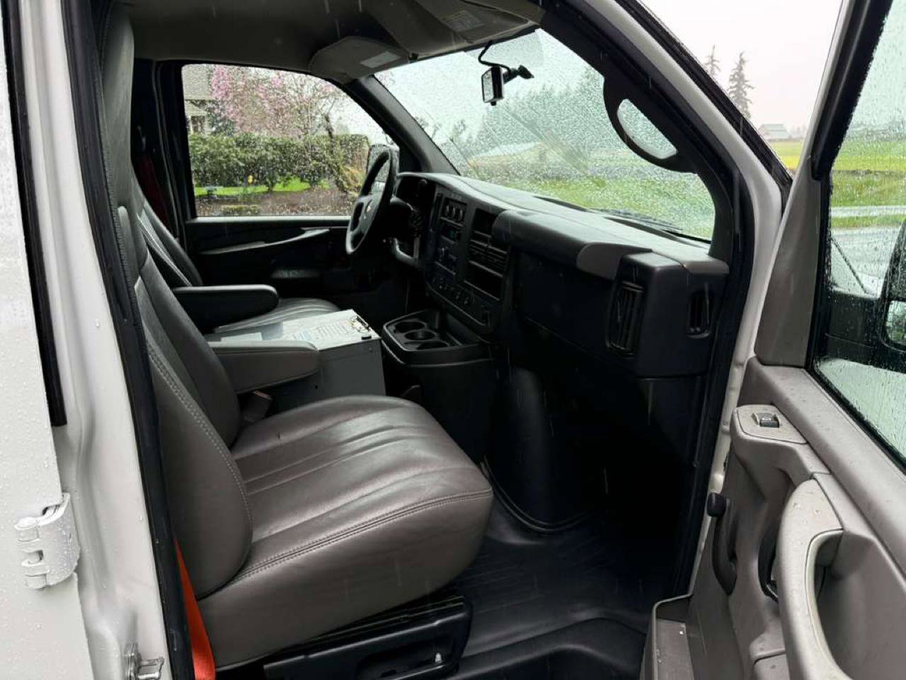 Used 2013 Chevrolet Express 2500 image 12