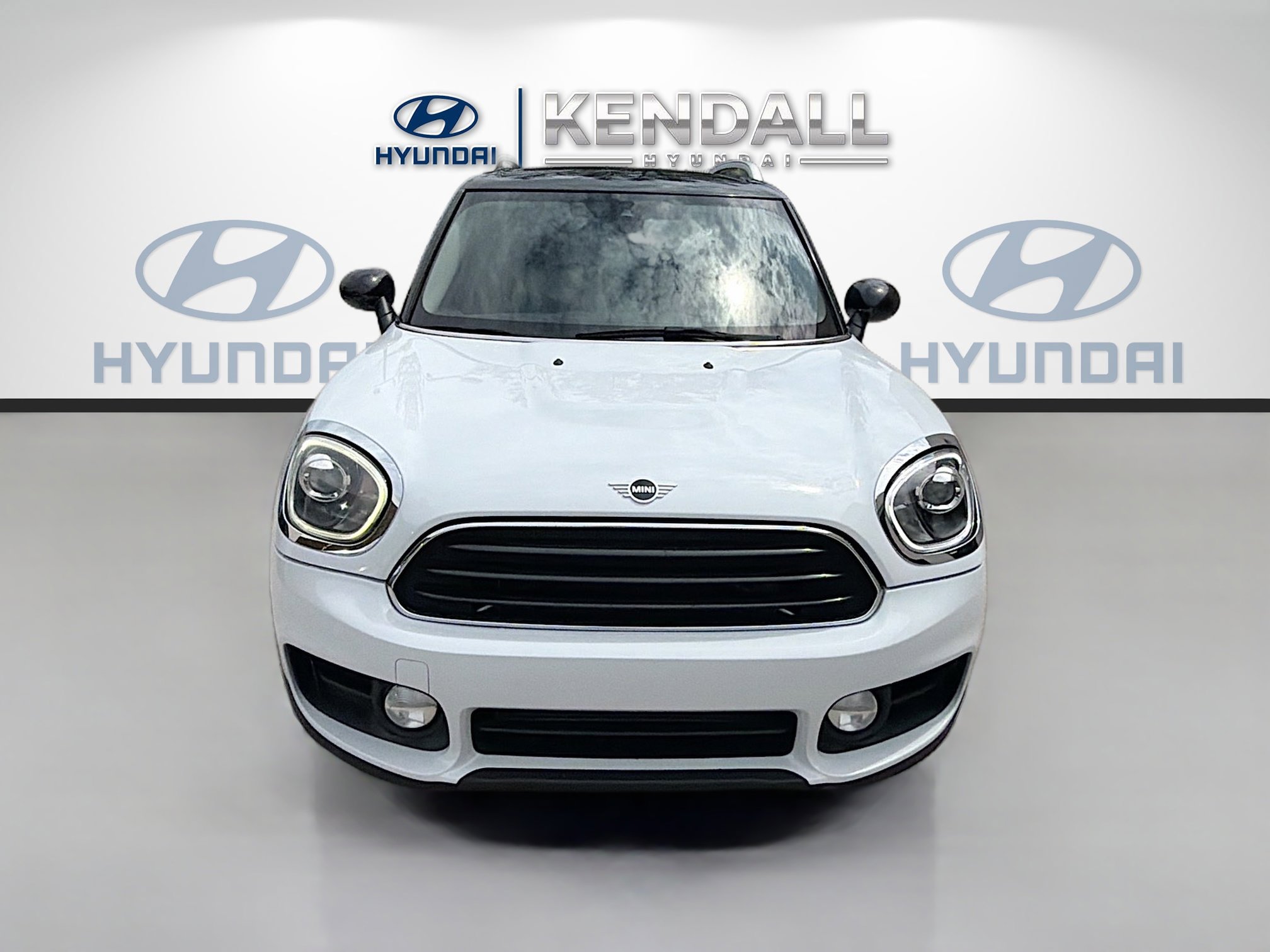 Used 2019 MINI Cooper Countryman ALL4 w/ Premium Package AWD/4WD image 2