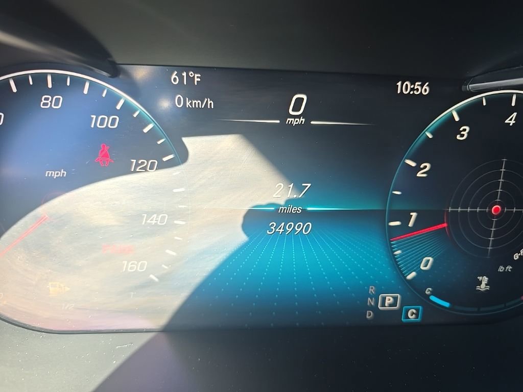 Used 2021 Mercedes-Benz GLC 300 4MATIC w/ Premium Package image 16