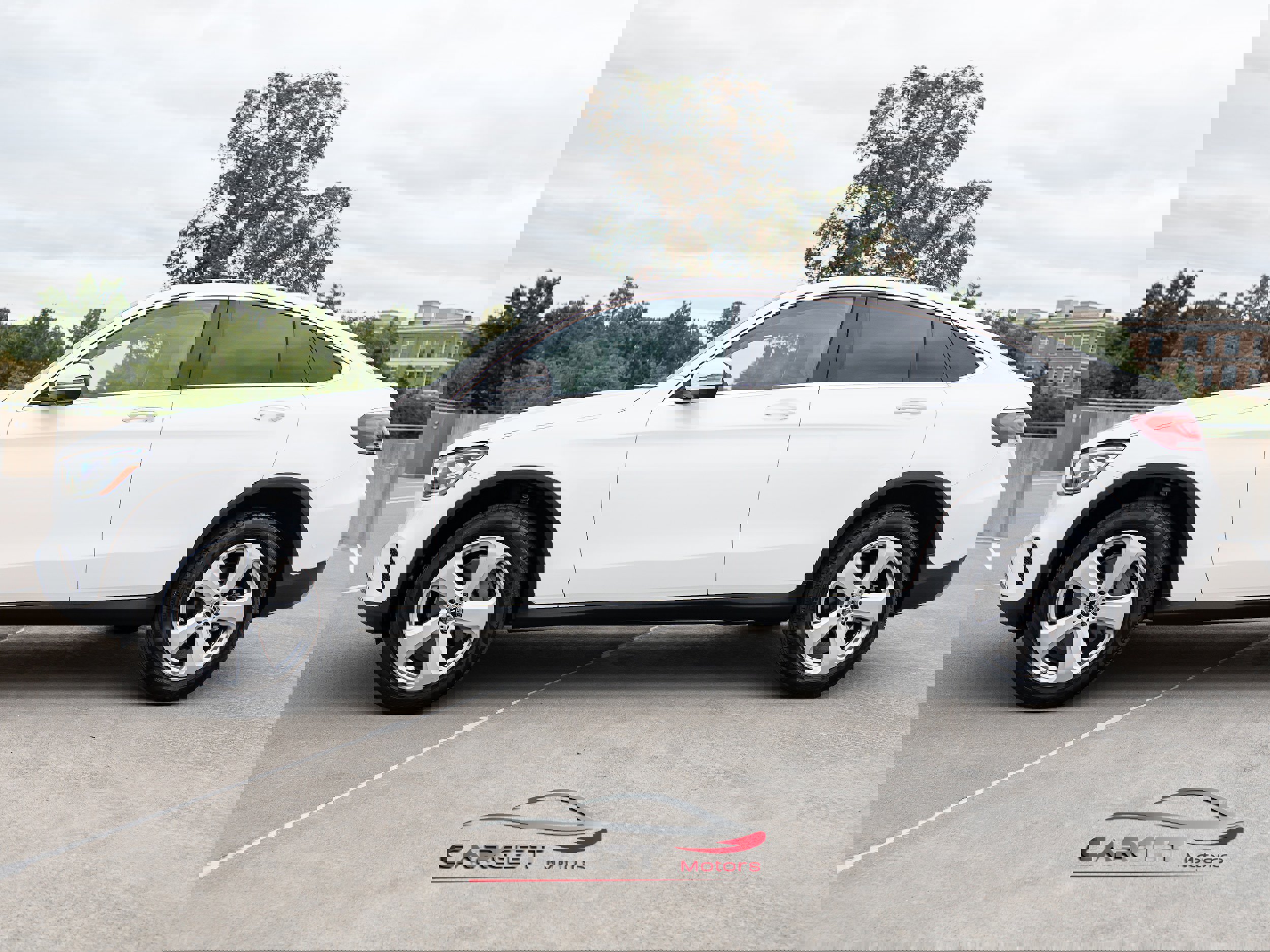 Used 2020 Mercedes-Benz GLC 300 4MATIC image 4