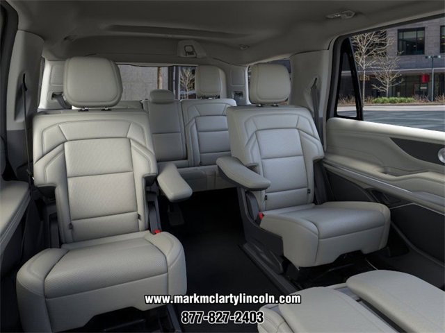 New 2026 Lincoln Navigator Premiere image 11