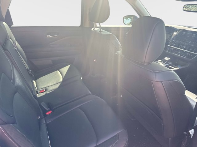 Certified 2022 Nissan Pathfinder SL w/ SL Black Package image 13