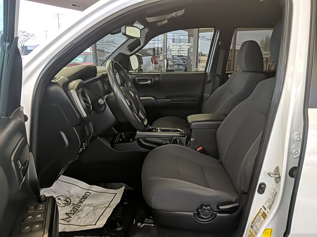 Used 2019 Toyota Tacoma TRD Sport image 12