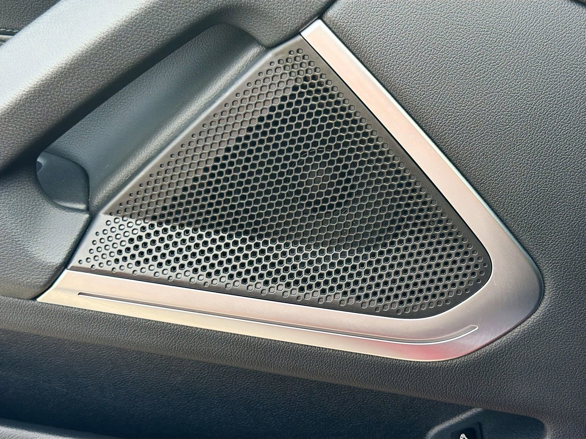 Certified 2025 BMW Z4 sDrive30i image 21