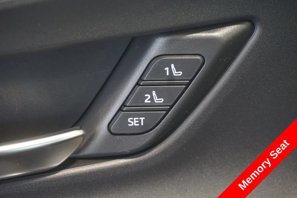 New 2026 Toyota Prius Plug-In Hybrid FWD image 7