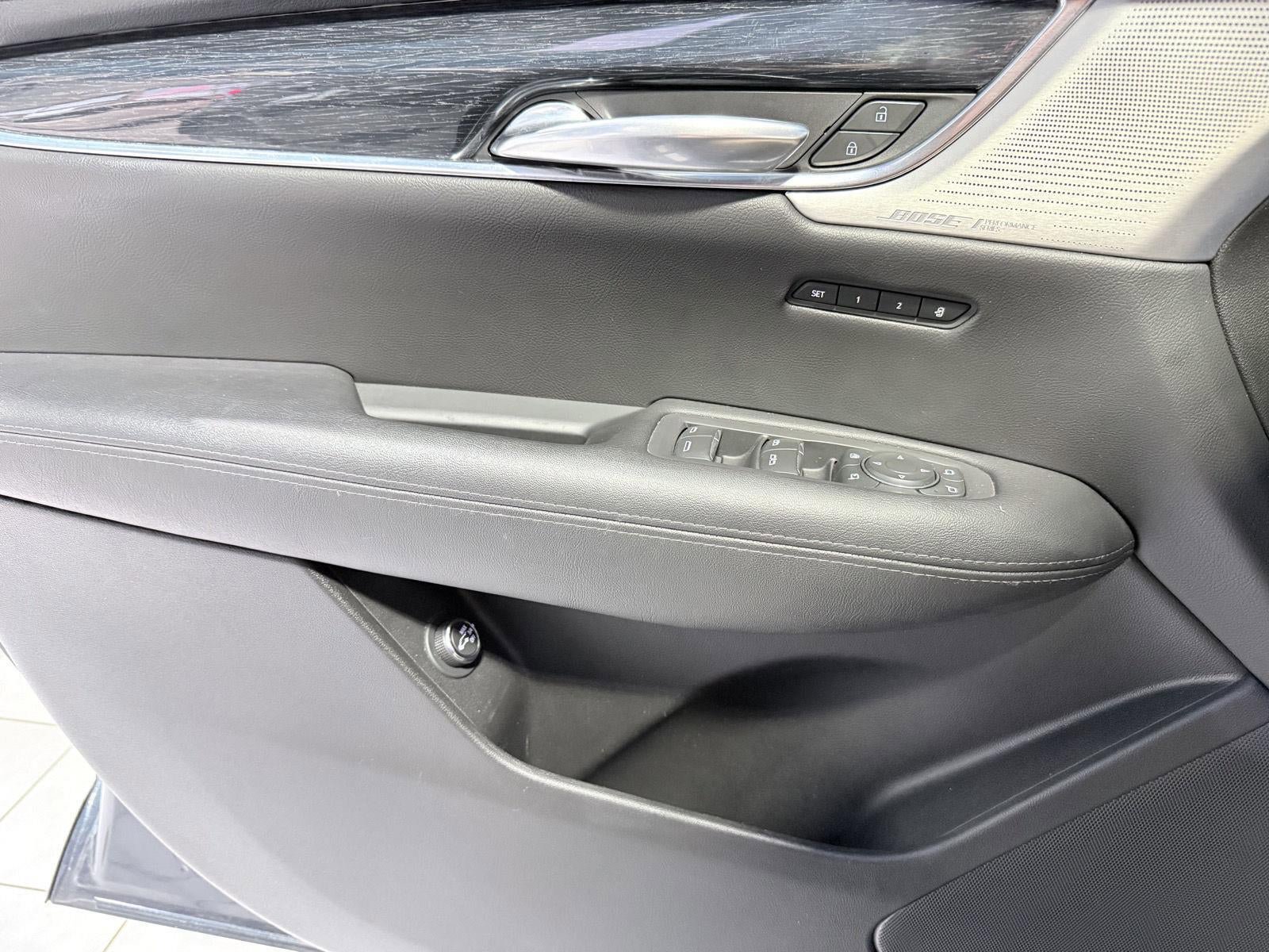 Used 2020 Cadillac XT5 Premium Luxury image 36
