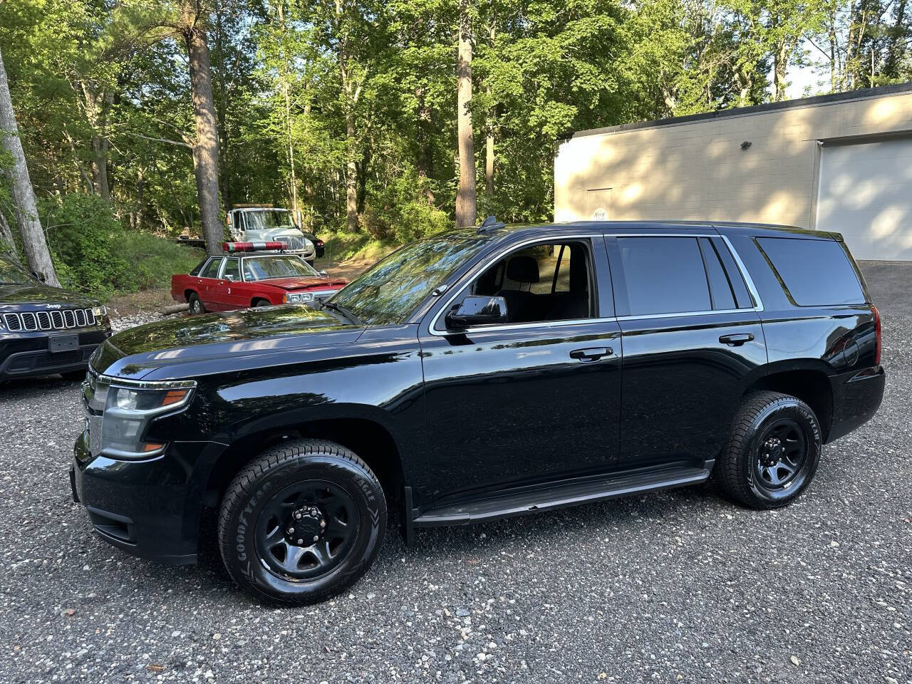 Used 2020 Chevrolet Tahoe 4WD w/ Remote Keyless Entry Package image 1