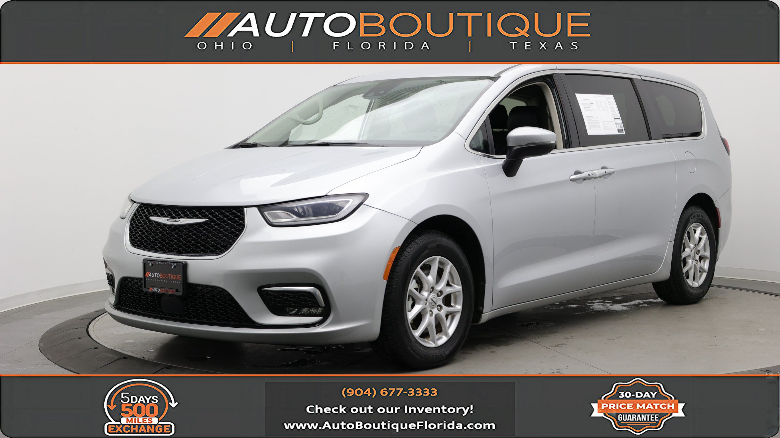 Used 2023 Chrysler Pacifica Touring-L FWD image 1