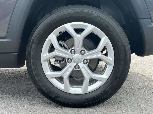 Used 2024 Jeep Compass Sport AWD/4WD image 11