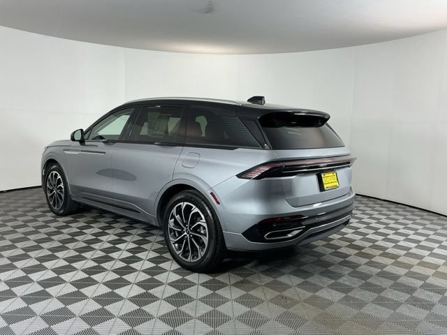 Used 2025 Lincoln Nautilus Reserve AWD/4WD image 7