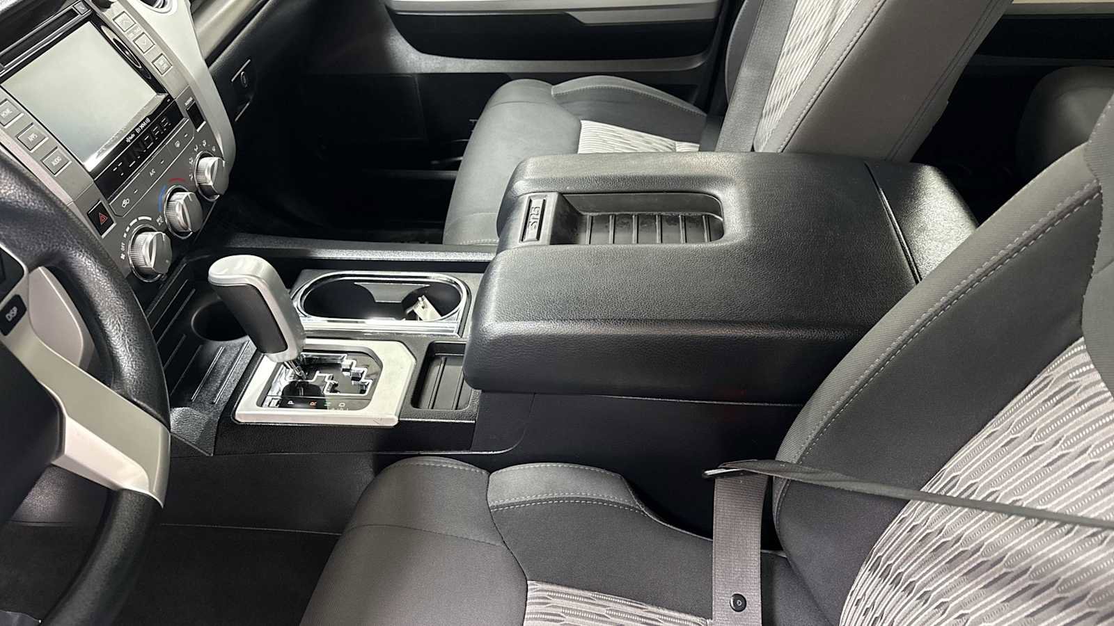 Certified 2017 Toyota Tundra SR5 image 23
