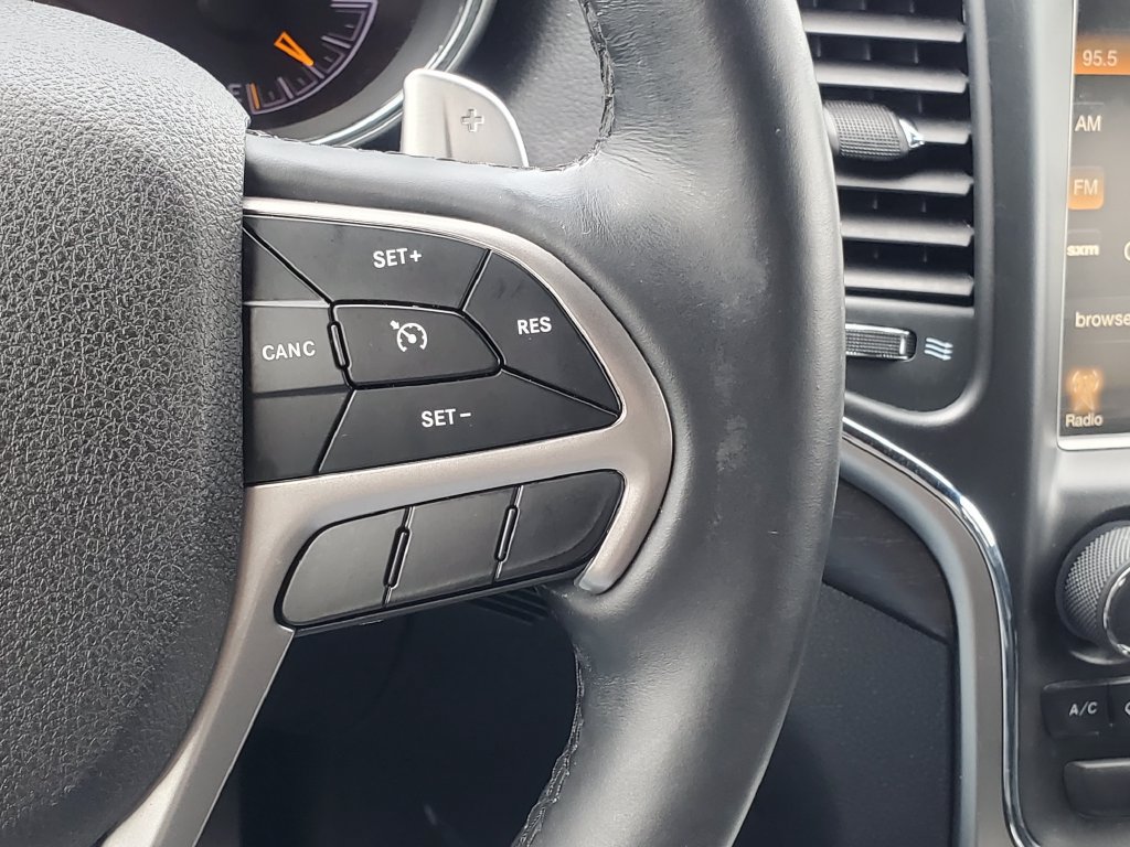 Used 2017 Jeep Grand Cherokee Altitude AWD/4WD image 12
