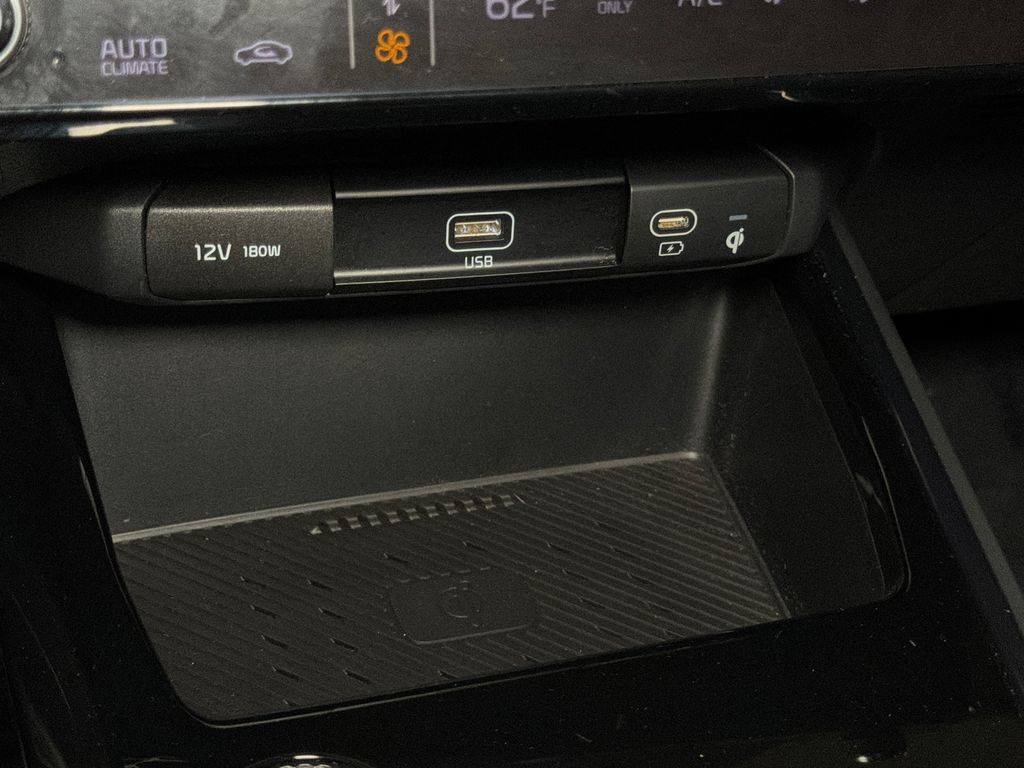 Certified 2023 Kia Niro Wind w/ Wind Preserve Package FWD image 34