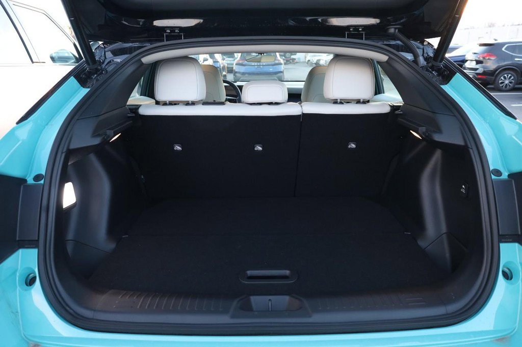 New 2026 Nissan Leaf Platinum+ w/ Cargo Package (Platinum+) image 7