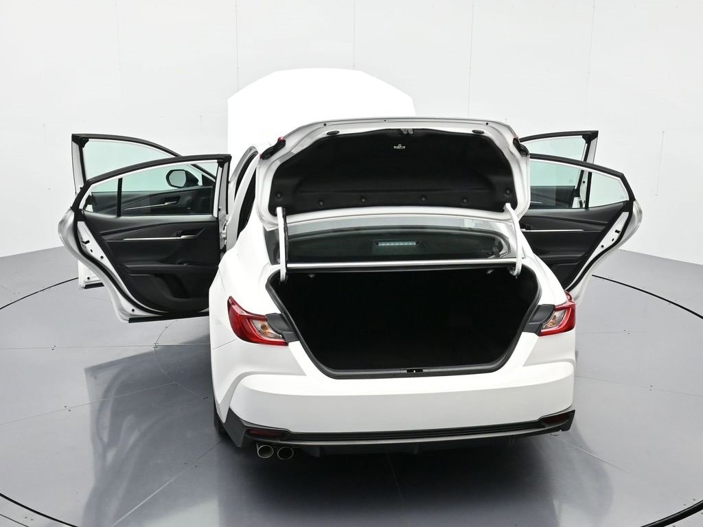 Used 2025 Toyota Camry SE image 44