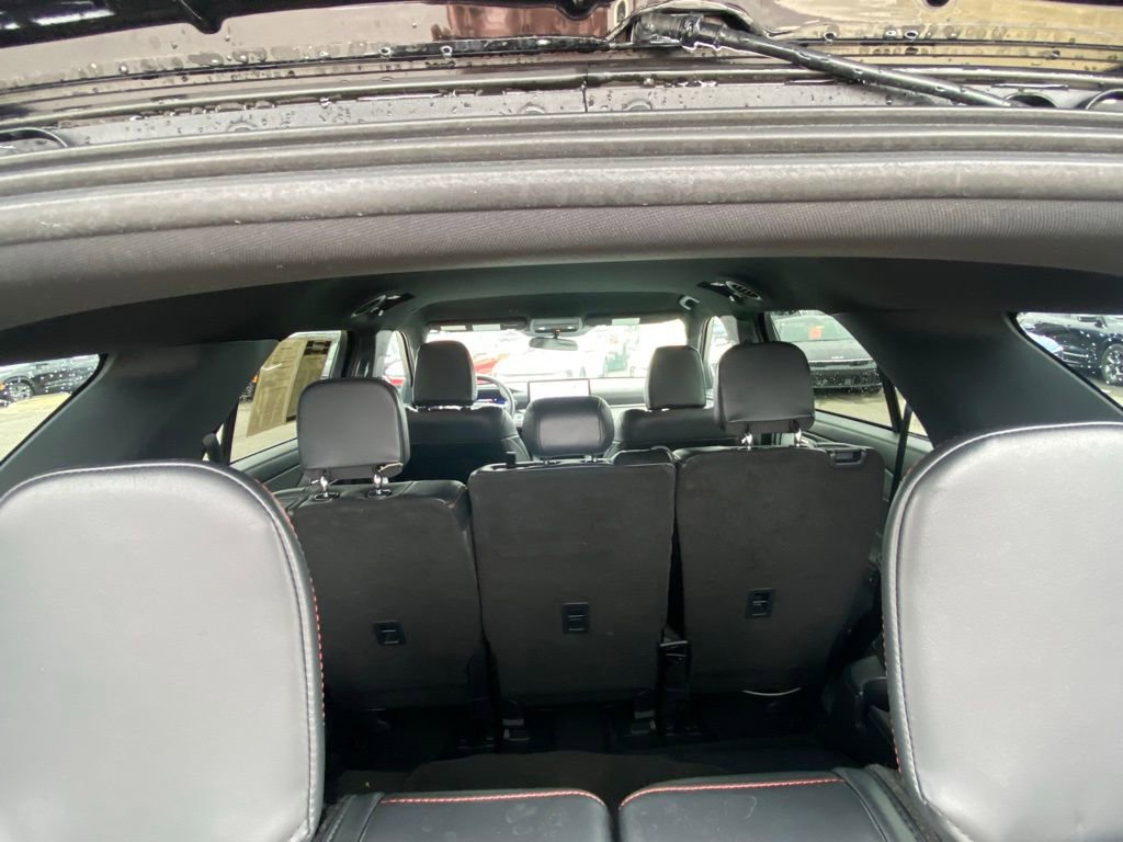 Used 2025 Ford Explorer ST-Line w/ ST-Line Street Pack image 26