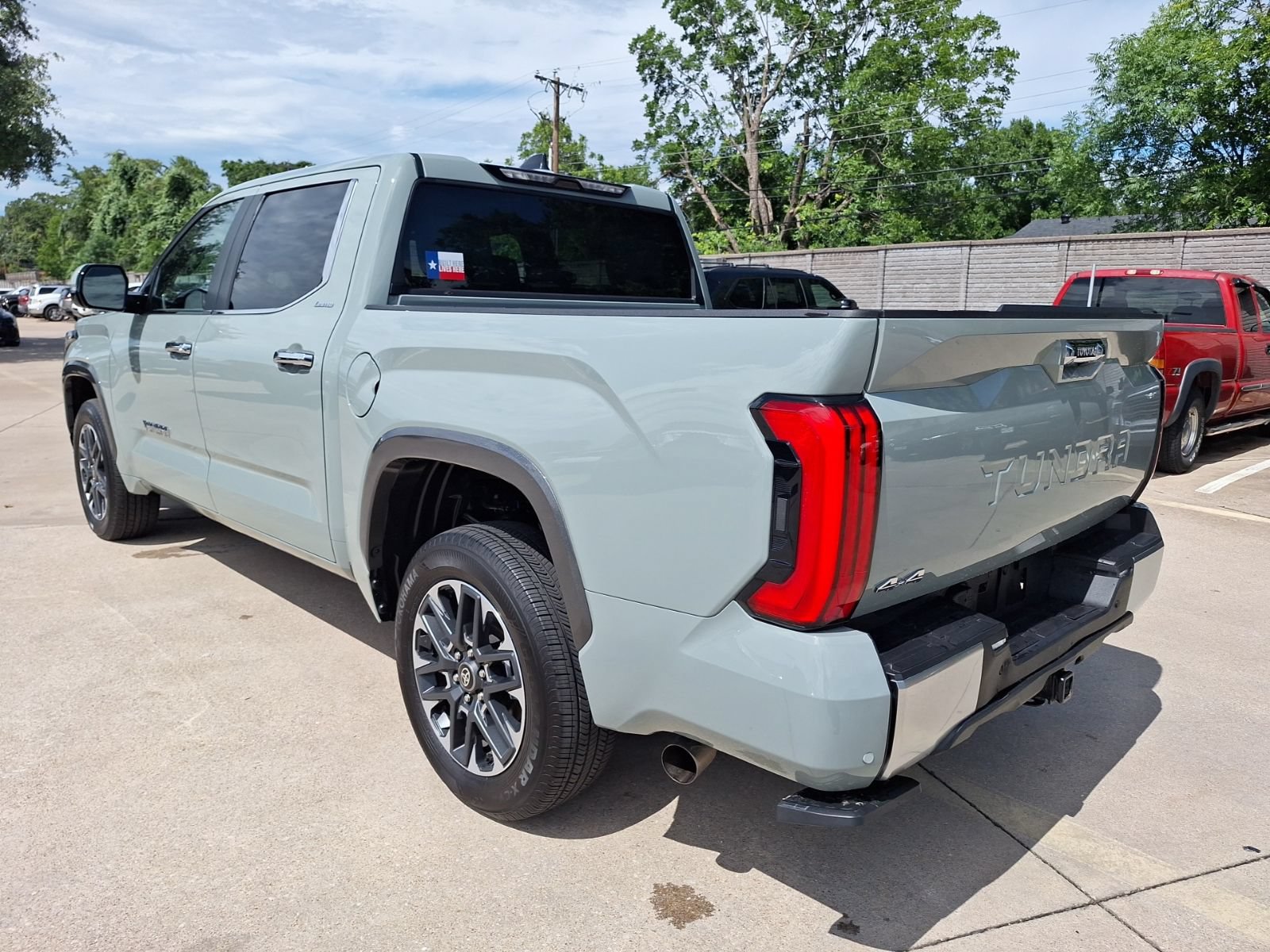 Used 2026 Toyota Tundra Limited AWD/4WD image 4