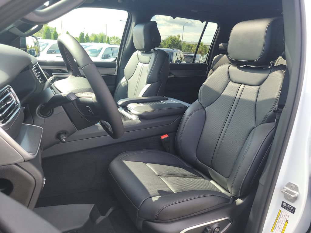 New 2026 Jeep Grand Wagoneer L Limited AWD/4WD image 23