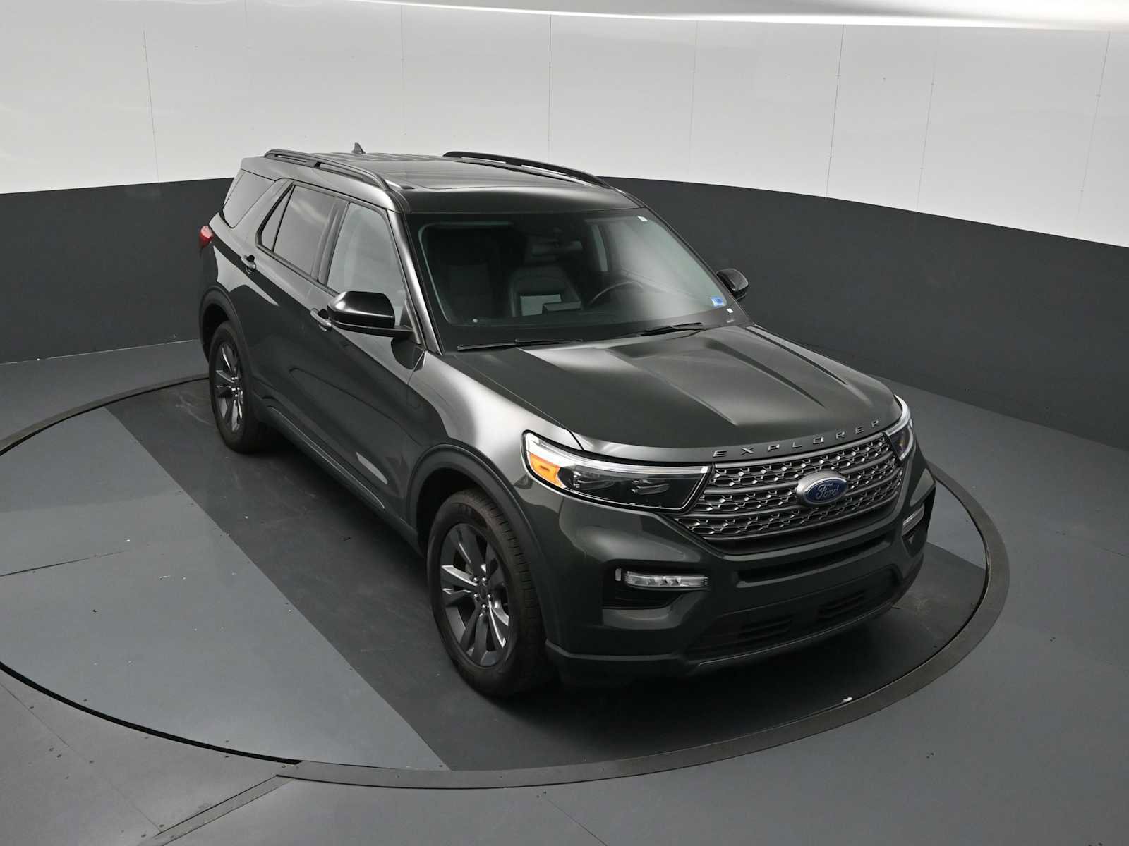Used 2023 Ford Explorer XLT w/ Equipment Group 202A AWD/4WD image 19