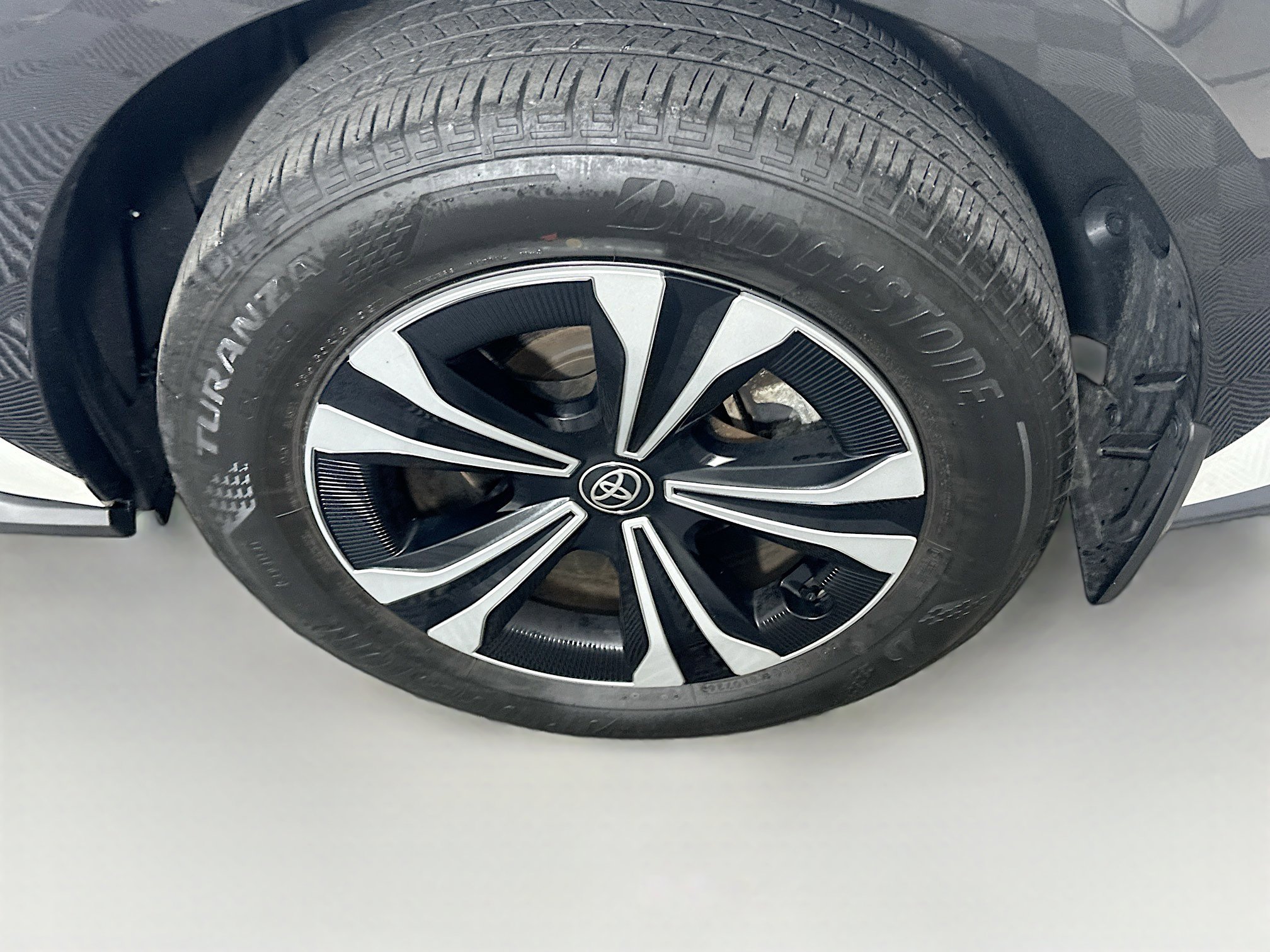 Used 2024 Toyota bZ4X XLE w/ Weather Package FWD image 11