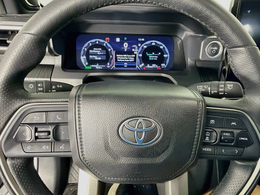 Used 2025 Toyota 4Runner Platinum AWD/4WD image 16