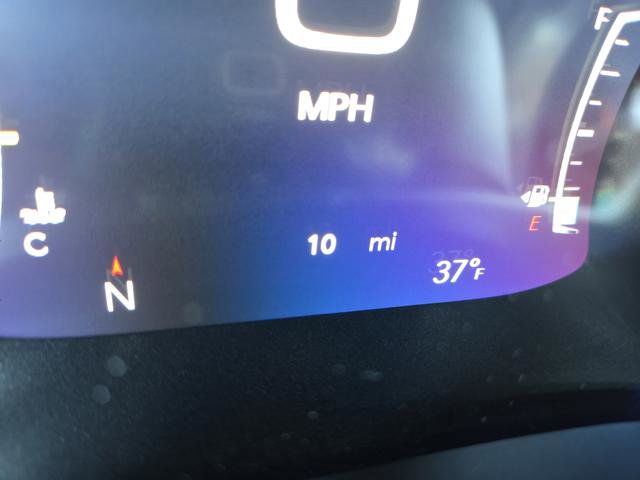 New 2026 Chrysler Pacifica Select w/ S Appearance Package FWD image 6