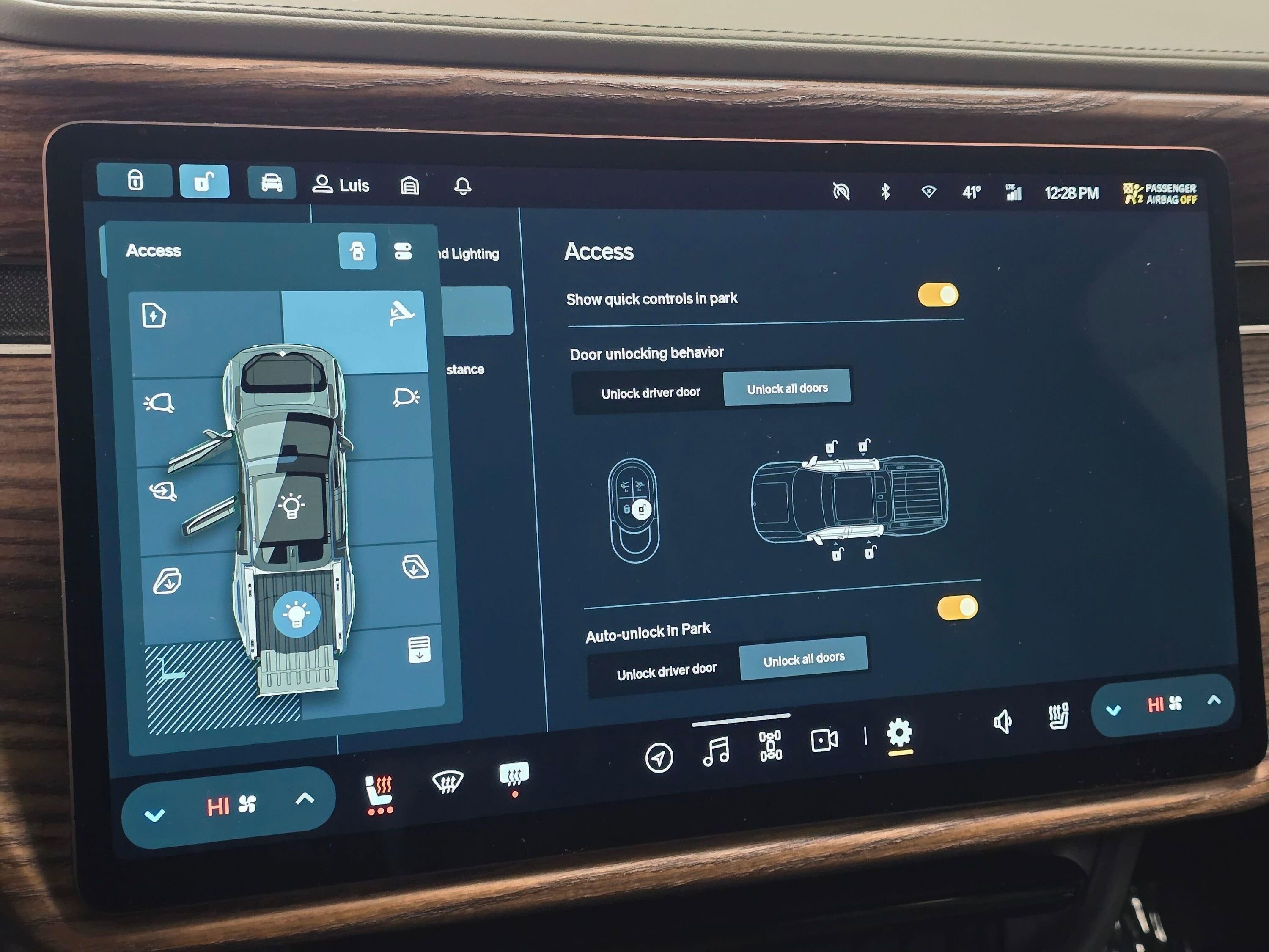 Used 2022 Rivian R1T Adventure image 15