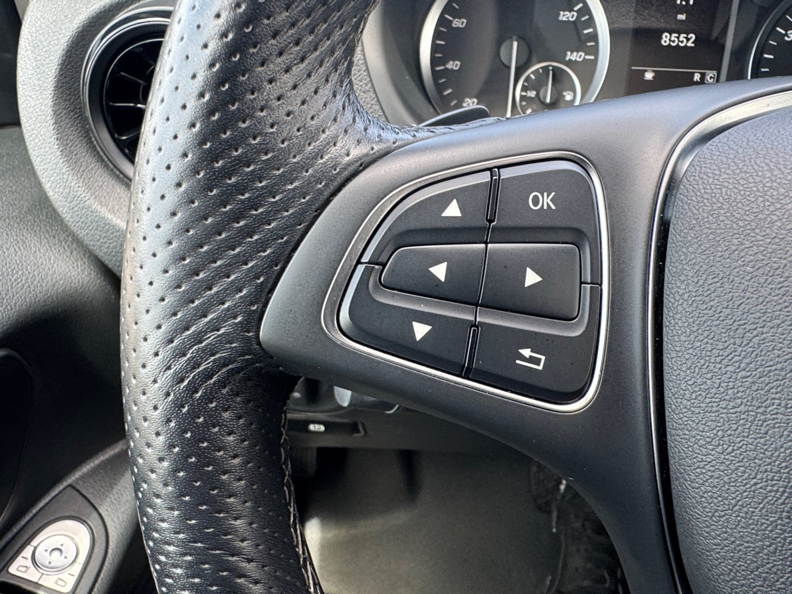 Used 2023 Mercedes-Benz Metris Passenger image 28
