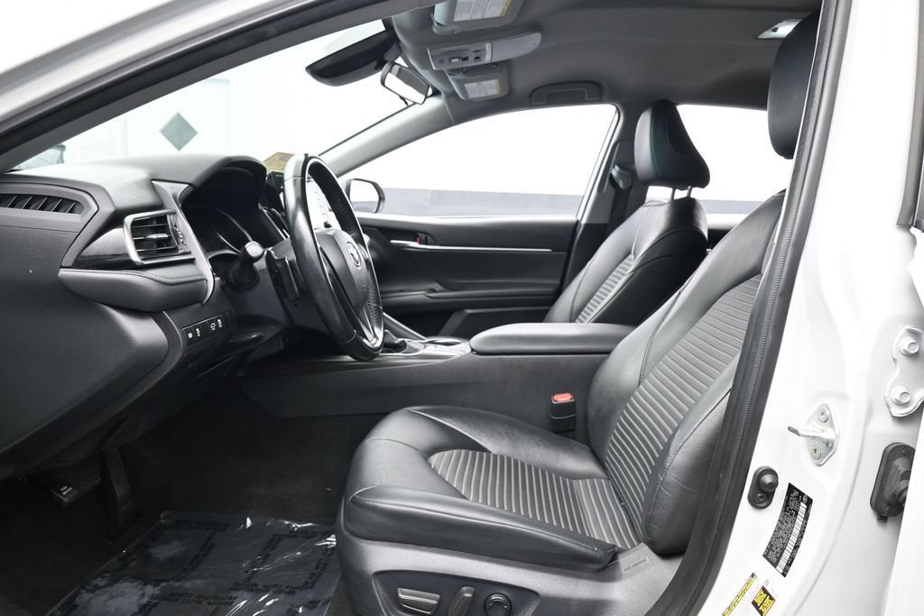 Used 2023 Toyota Camry SE FWD image 11