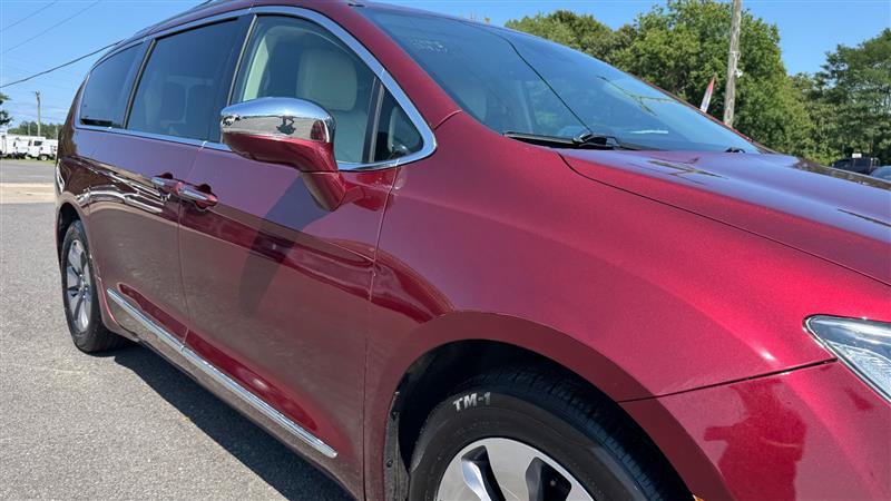 Used 2018 Chrysler Pacifica Limited w/ Advanced Safetytec Group FWD image 21