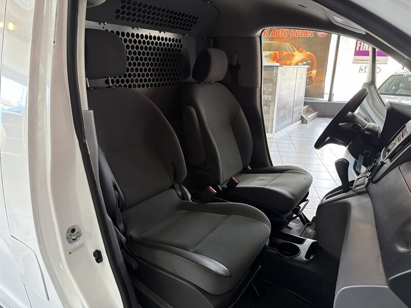 Used 2015 Nissan NV200 S w/ Cruise Control Package FWD image 18